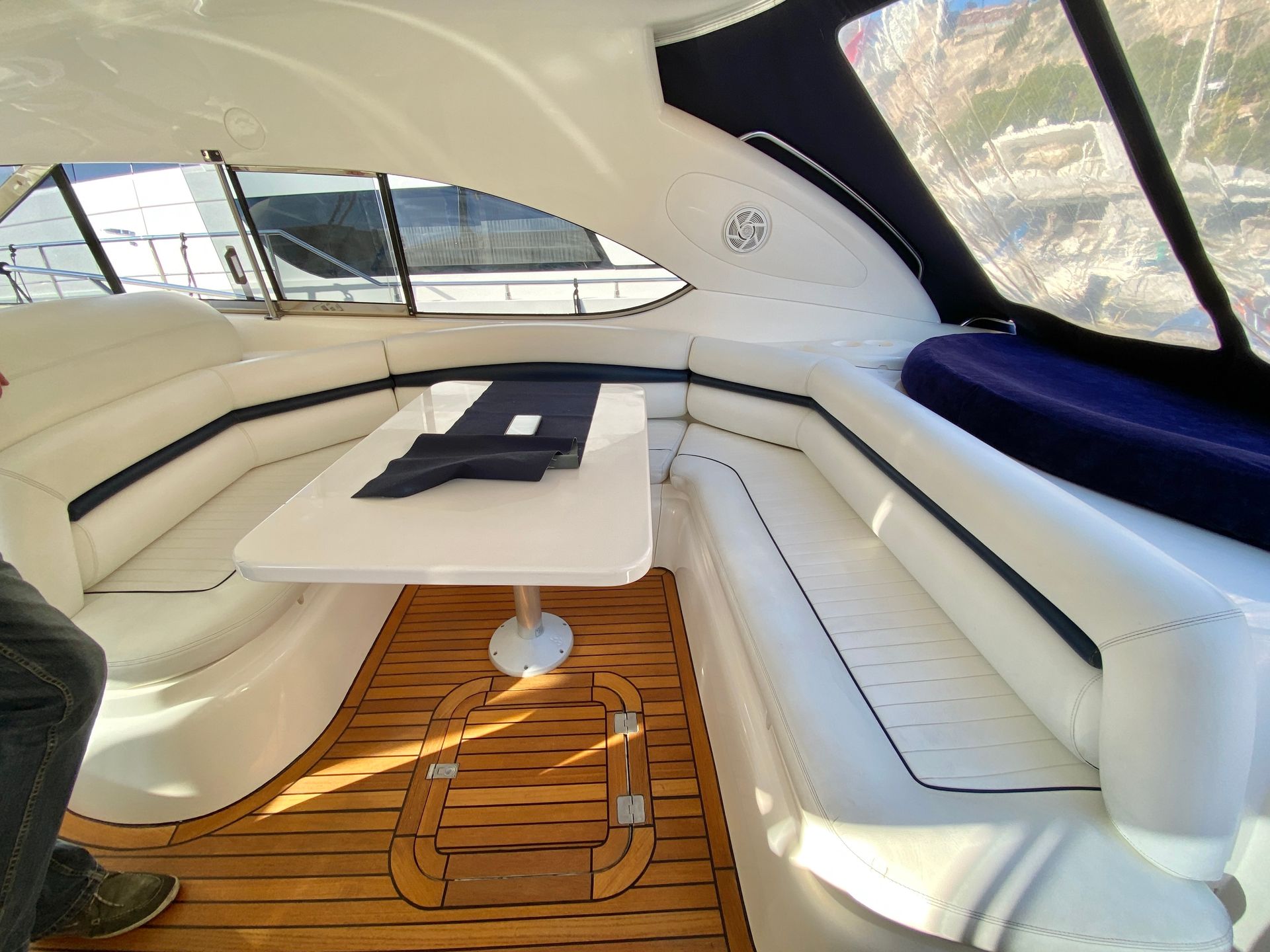 slider 23 Sunseeker Predator 58